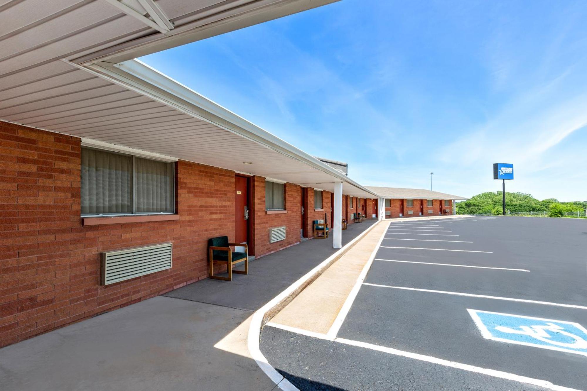 Americas Best Value Inn Belleville מראה חיצוני תמונה